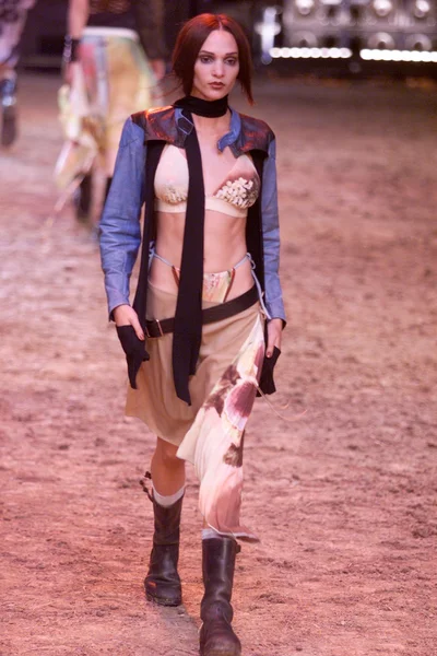 Look 75